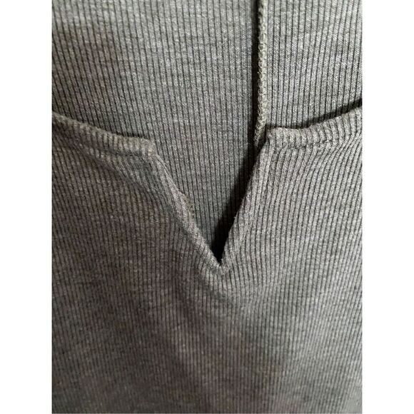 Blue blush women’s V-neck green, 3/4 sleeve crop top size small ￼ - Picture 3 of 4